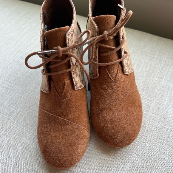 Toms Desert Floral Leather Printed Wedge Booties - Picture 2 of 5